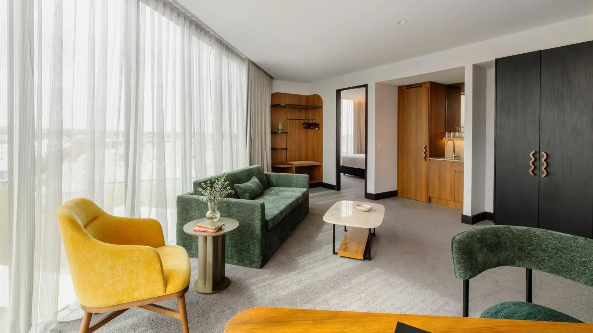 Crowne Plaza Adelaide Mawson Lakes By Ihg 4*,