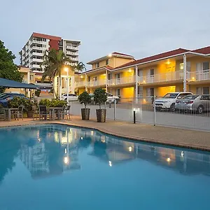 Harbour Sails Motor 4* Gladstone